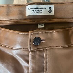 Abercrombie & Fitch Vegan Leather 90s Straight Pant curve love